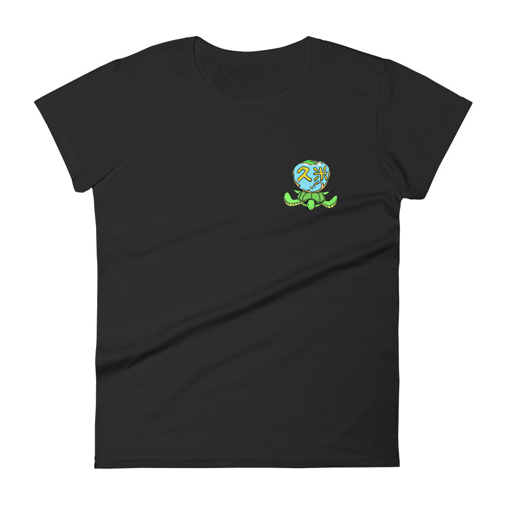 久米島亀ロゴマークワンポイント（レディース半袖Tシャツ）dark color